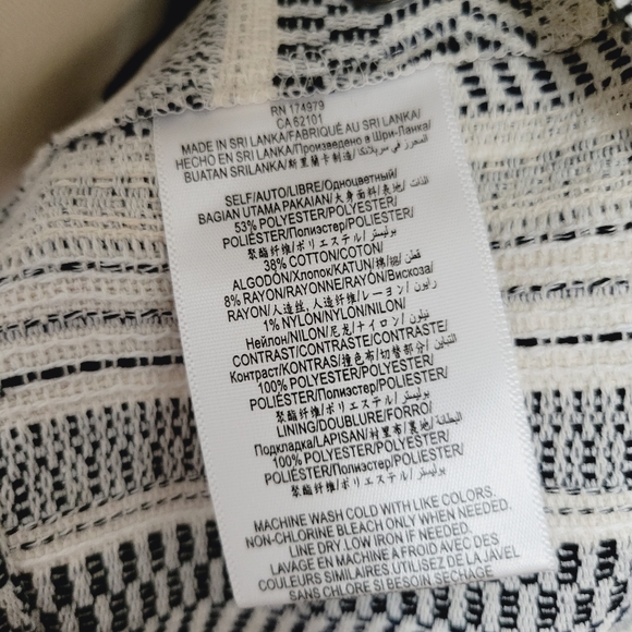 BCBGeneration black multi jacquard crop top size 2 - Picture 7 of 8